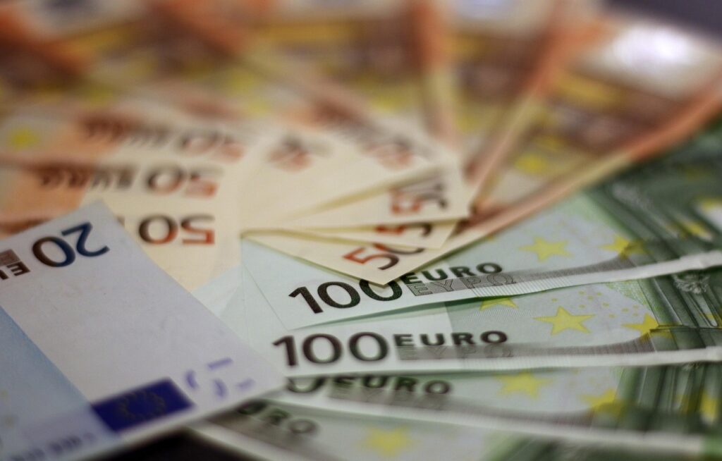 Più di 10.000 euro sul conto in banca: ecco le conseguenze e le nuove regole